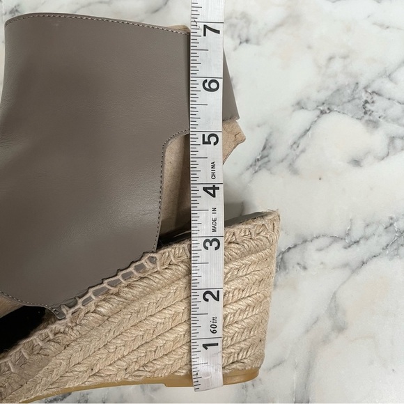 VINCE Gray Taupe Velcro Peep Toe Espadrille Wedge Sandals Size 8 - Picture 7 of 11